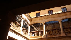 Apuñalan a una mujer en plena calle en Sigüenza