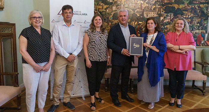 Diputación de Guadalajara y UAH formalizan el convenio para poner en marcha el Observatorio de la Despoblación