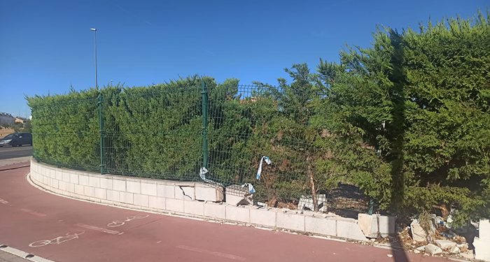 El PP denuncia que el gobierno de Rojo es incapaz de arreglar el muro de la Ciudad de la Raqueta, cuatro meses después