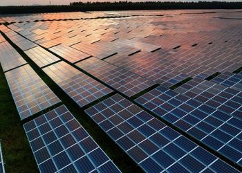 Holaluz y Blacksalt AM firman un contrato de compraventa de energía para la planta fotovoltaica Huesun I de Barajas de Melo 8 Holaluz y Blacksalt AM firman un contrato de compraventa de energía para la planta fotovoltaica Huesun I de Barajas de Melo
