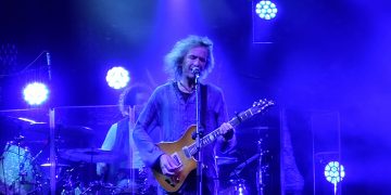 Robe despliega (un poco) rock transgresivo para cerrar San Julián