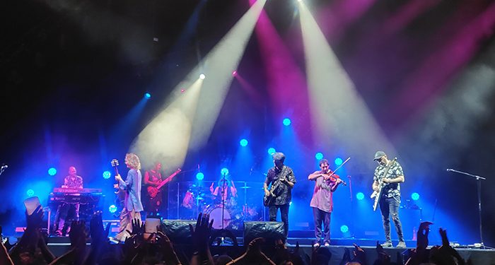 Robe despliega (un poco) rock transgresivo para cerrar San Julián