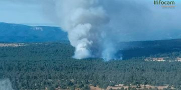 Controlado el incendio en Carrascosa de la Sierra