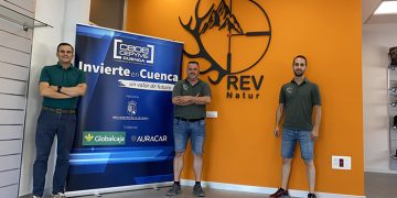 Invierte en Cuenca muestra su apoyo a la instalación de la nueva armería RevNatur en Cuenca