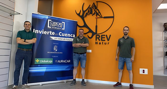 Invierte en Cuenca muestra su apoyo a la instalación de la nueva armería RevNatur en Cuenca