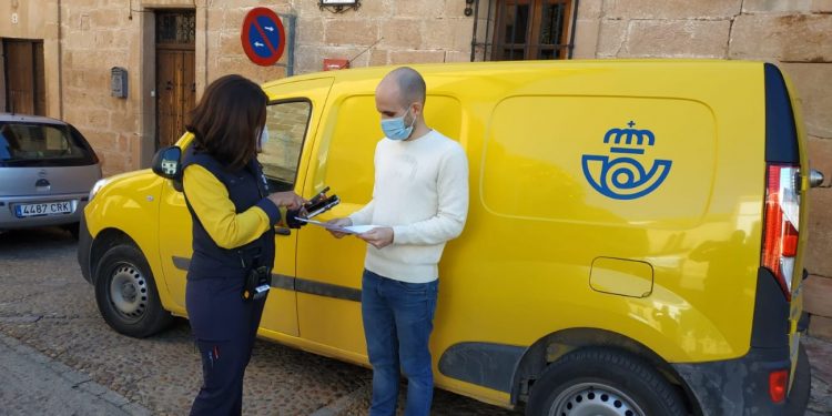 Los carteros rurales de Correos ya han realizado 55.800 operaciones en Castilla-La Mancha 1 jaen rurales piloto servicios de oficina a domicilio fb