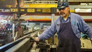 La falta de formación de los trabajadores y la falta de seguridad de las máquinas, entre las principales causas de siniestralidad laboral en CLM