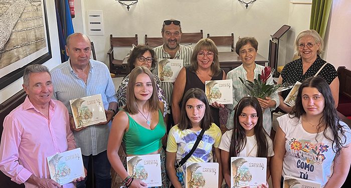 La Fundación Martínez Gómez-Gordo dona 500 ejemplares del libro 'El misterio de llave de oro' al Ayuntamiento de Sigüenza
