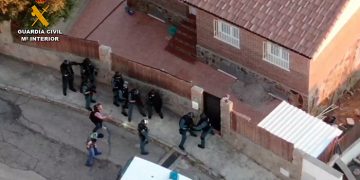 La Guardia Civil detiene a cinco personas por cultivo de marihuana en Torrejón del Rey y en El Casar