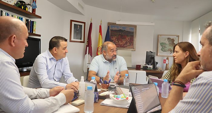 La UCLM y Agricultura desarrollarán la estrategia del agua de la región “con visión de futuro y carácter multidisciplinar”