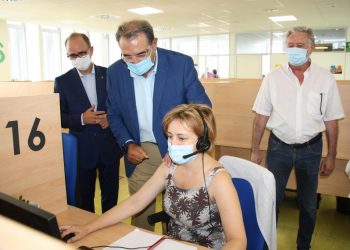 El Call Center de llamadas para mejorar el acceso de la ciudanía a la Atención Primaria de Castilla-La Mancha recibe una media de 40.000 consultas diarias