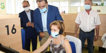 El Call Center de llamadas para mejorar el acceso de la ciudanía a la Atención Primaria de Castilla-La Mancha recibe una media de 40.000 consultas diarias