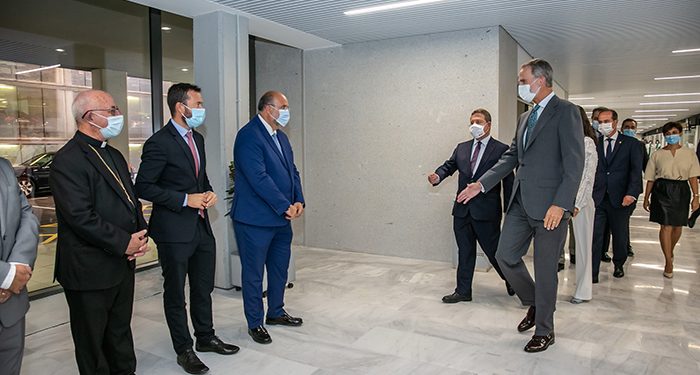 Los Reyes presiden la inauguración oficial de la ampliación del Hospital de Guadalajara (galería fotográfica)