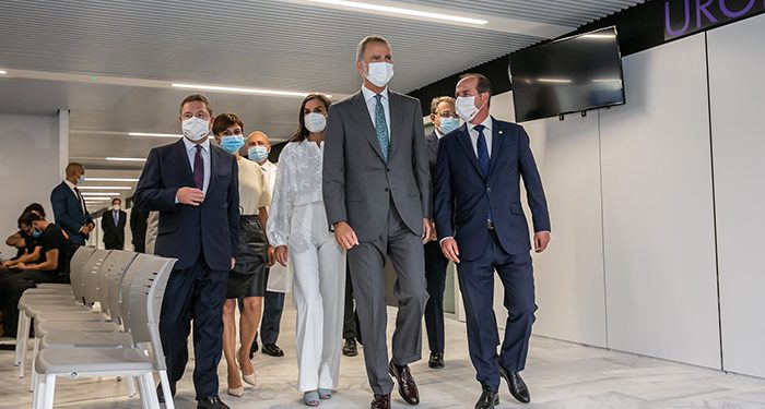 Los Reyes presiden la inauguración oficial de la ampliación del Hospital de Guadalajara (galería fotográfica)