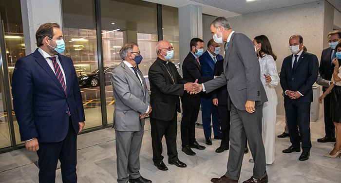 Los Reyes presiden la inauguración oficial de la ampliación del Hospital de Guadalajara (galería fotográfica)