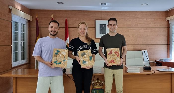 El Ayuntamiento aporta nuevos lotes de libros de texto al Banco de Préstamo de las AMPAS de Cabanillas 1 El Ayuntamiento aporta nuevos lotes de libros de texto al Banco de Préstamo de las AMPAS de Cabanillas