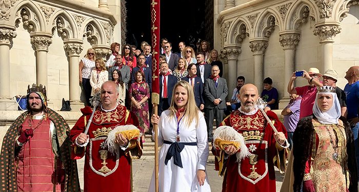 El Ayuntamiento de Cuenca ya custodia el Pendón de Alfonso VIII tras su traslado desde la Catedral 1 El Ayuntamiento de Cuenca ya custodia el Pendón de Alfonso VIII tras su traslado desde la Catedral