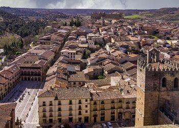 Sigüenza compite por la iluminación navideña de Ferrero Rocher en la nueva edición de Juntos brillamos más Sigüenza compite por la iluminación navideña de Ferrero Rocher en la nueva edición de Juntos brillamos más