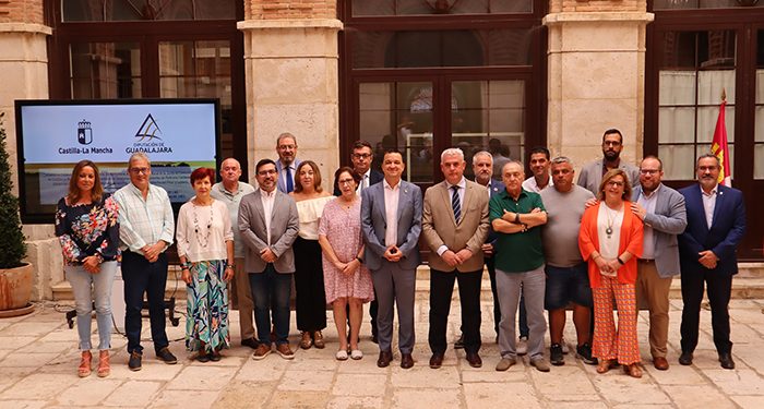 El Gobierno regional y la Diputación de Guadalajara invierten más de dos millones de euros para mejorar la conexión de nueve municipios a través de sus caminos rurales