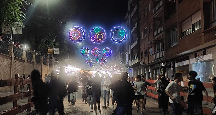 El sábado de fiestas en Guadalajara termina con una pelea, una denuncia y un detenido por atentado contra la policía