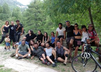 Estreno en Tragacete del documental ‘Bicifolk’ que muestra a grupo de músicos recorriendo en bicicleta la Alcarria y Serranía conquense