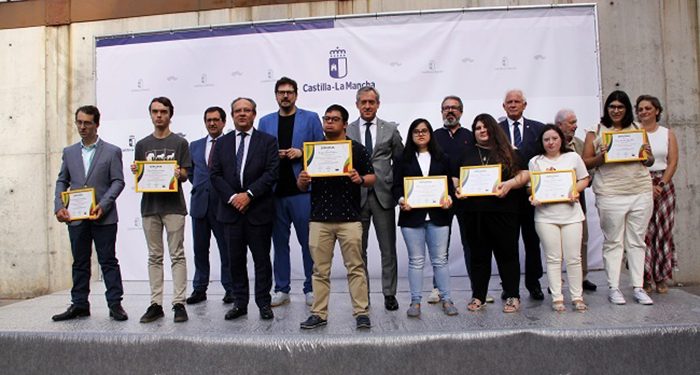 Eurocaja Rural, JCCM y Grupo CECAP clausuran el programa de prácticas en digitalización documental dirigido a jóvenes con discapacidad intelectual 1 Eurocaja Rural, JCCM y Grupo CECAP clausuran el programa de prácticas en digitalización documental dirigido a jóvenes con discapacidad intelectual