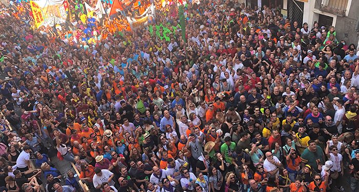 San Mateo volverá a ser fiesta local en Cuenca en 2024 1 Fernando Herranz anima el inicio de San Mateo con un pregón rockero a ritmo de Rosendo