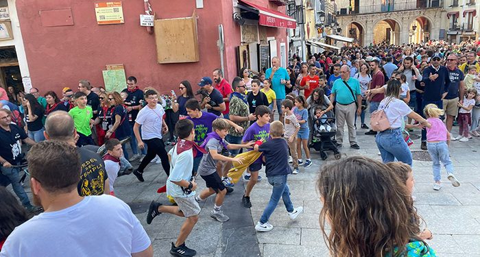 El futuro de la fiesta está asegurado: cientos de niños disfrutan de su San Mateo