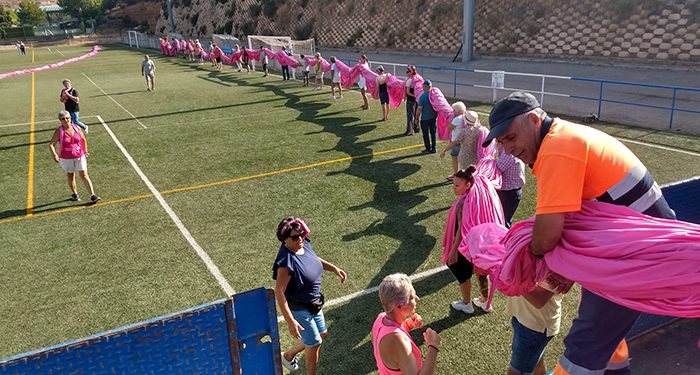 Intento de Récord Guinness al lazo rosa más grande del mundo contra el cáncer de mama en las montañas ‘Tetas de Viana’ 1 Intento de Récord Guinness al lazo rosa más grande del mundo contra el cáncer de mama en las montañas ‘Tetas de Viana’
