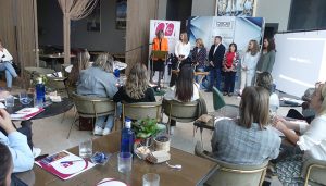 La Asociación Provincial de Mujeres Empresarias de Cuenca reúne a cerca de medio centenar de personas para informarse sobre ayudas del Gobierno regional