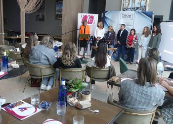 La Asociación Provincial de Mujeres Empresarias de Cuenca reúne a cerca de medio centenar de personas para informarse sobre ayudas del Gobierno regional