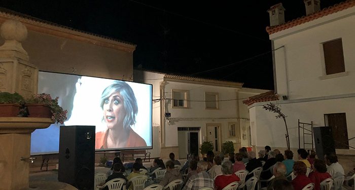 La Diputación de Cuenca está desarrollando durante septiembre y octubre el programa Cine en el Ámbito Rural 1 La Diputación de Cuenca está desarrollando durante septiembre y octubre el programa Cine en el Ámbito Rural
