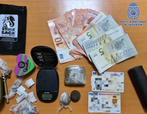 La Policía Nacional detiene en Guadalajara a dos hombres dedicados al menudeo de sustancias estupefacientes