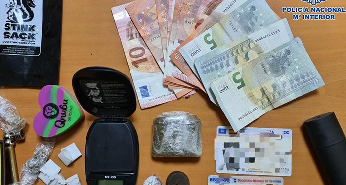 La Policía Nacional detiene en Guadalajara a dos hombres dedicados al menudeo de sustancias estupefacientes 1 La Policía Nacional detiene en Guadalajara a dos hombres dedicados al menudeo de sustancias estupefacientes