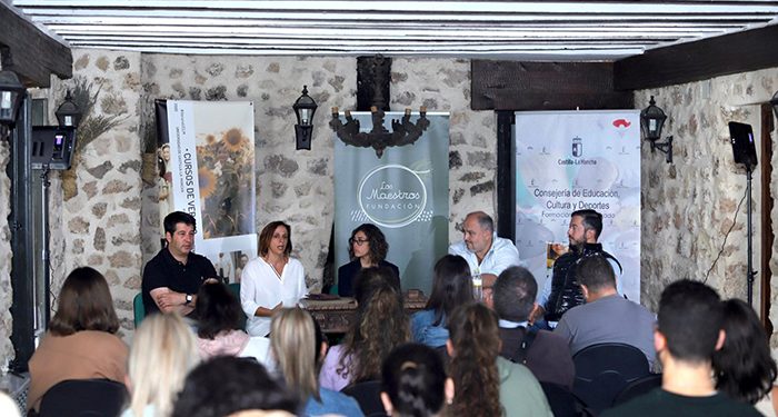 La Semana de la Cultura Rural en Tragacete da comienzo con la intervención de Rocío Márquez