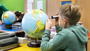 Un total de 311 estudiantes ciegos vuelven a clase en Castilla La Mancha