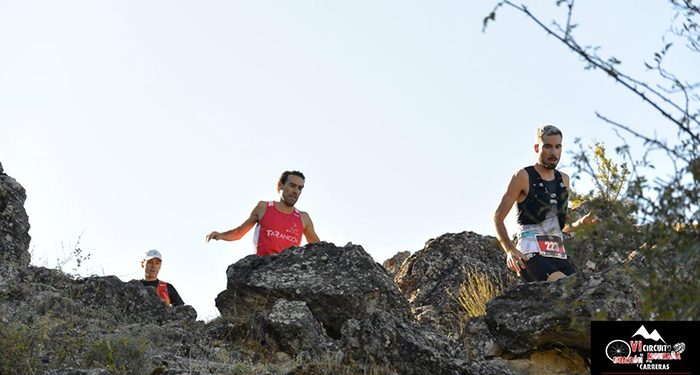 Pablo Bautista y María Jesús Algarra se alzan con la victoria en el V Trail Panorámico de Huélamo