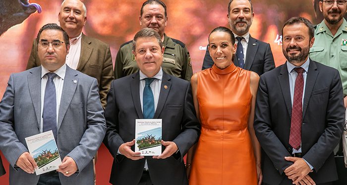 Page reitera su intención de recurrir la Ley de Bienestar Animal si no se excluye a la caza porque puede invadir “competencias autonómicas”