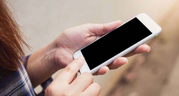 En Cabanillas van a enseñar a las mujeres a usar (bien) smartphones y ordenadores 1 smartphone