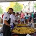 Un total de 500 personas participan en la paella solidaria de Pareja, a beneficio de Pueblos con Futuro