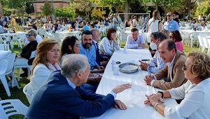 Alberto Rojo destaca el compromiso social de Proyecto Hombre durante la celebración de su treinta aniversario en Castillejos