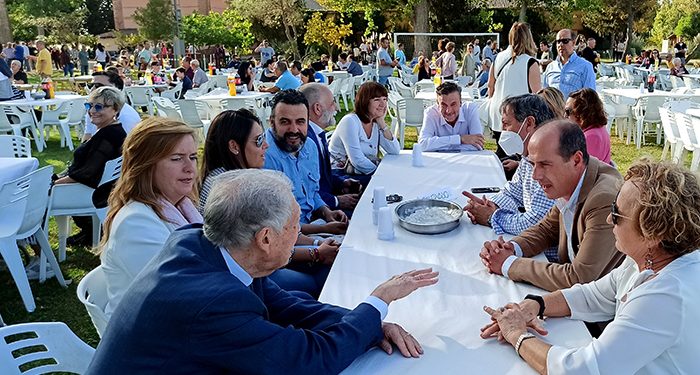 Alberto Rojo destaca el compromiso social de Proyecto Hombre durante la celebración de su treinta aniversario en Castillejos