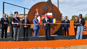 Alberto Rojo participa en la inauguración del monumento a las ciudades hermanadas con la localidad francesa de Roanne