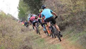 Alejandro Gómez y Esther Tabernero se imponen en la IX Escarcha Xtreme, y en la general del Circuito MTB de Diputación