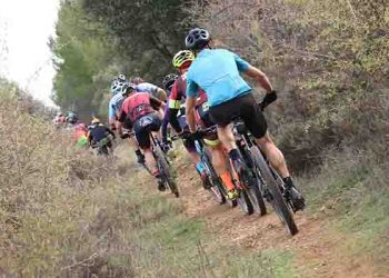 Alejandro Gómez y Esther Tabernero se imponen en la IX Escarcha Xtreme, y en la general del Circuito MTB de Diputación