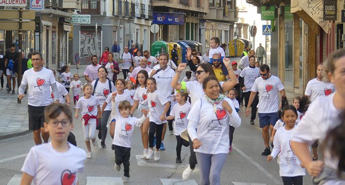Cerca de 800 personas participan en la 11ª Carrera Solidaria por la Infancia organizada por Cruz Roja en Cuenca
