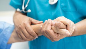 Los profesionales sanitarios proponen cerca de un centenar de medidas para mejorar e impulsar la humanización de la sanidad en Castilla-La Mancha