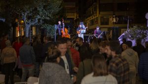 El centro de Cuenca rebosa gracias a los deportes de raqueta, la música y el flamenco en este sábado de Festival de Otoño