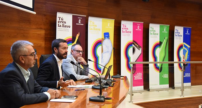 El Gobierno regional destina 450.000 euros para sensibilizar acerca de la correcta gestión de envases, aparatos eléctricos y biorresiduos 1 El Gobierno regional destina 450.000 euros para sensibilizar acerca de la correcta gestión de envases, aparatos eléctricos y biorresiduos