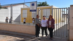 El Gobierno regional destinará en 2023 una partida de 200.000 euros a la reforma y ampliación del colegio público de El Acebrón